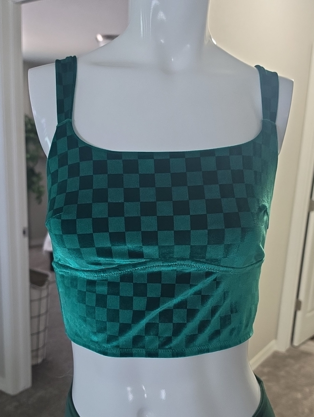 Colsie Green Checkerboard Crop Tank